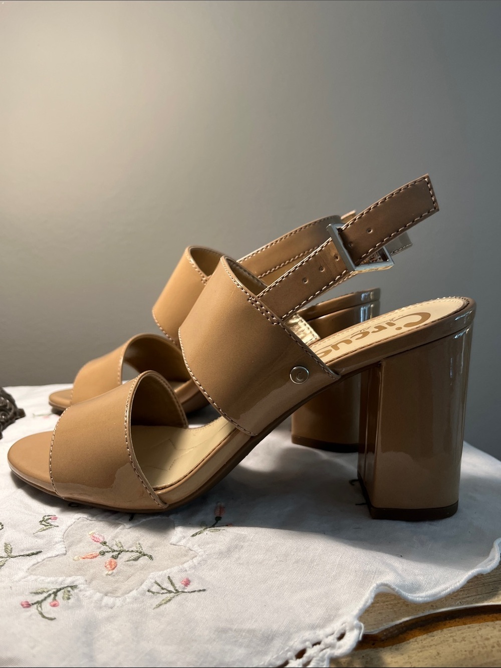 NEW Sam Edelman Almond  Patent Leather Block Heel Slide Sandals Size 8.5